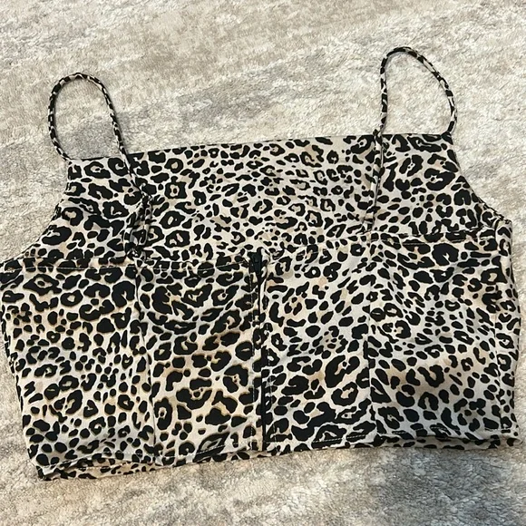 windsor leopard print cropped cowl top - Picture 4 of 6